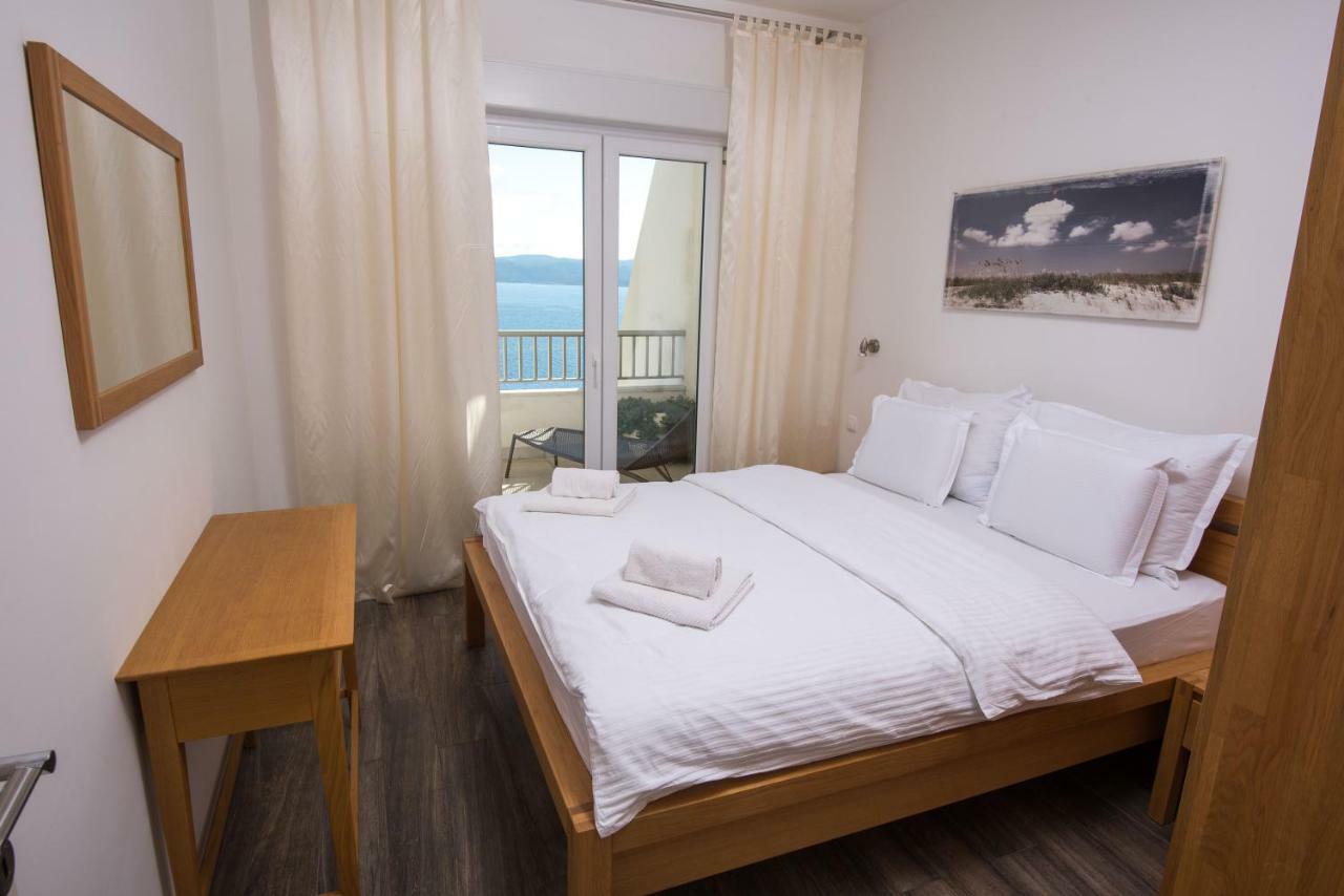 Apartments Vela Sollis Marusici  Екстериор снимка