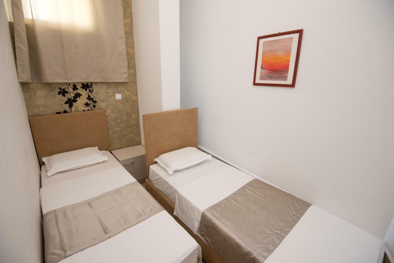 Apartments Vela Sollis Marusici  Екстериор снимка